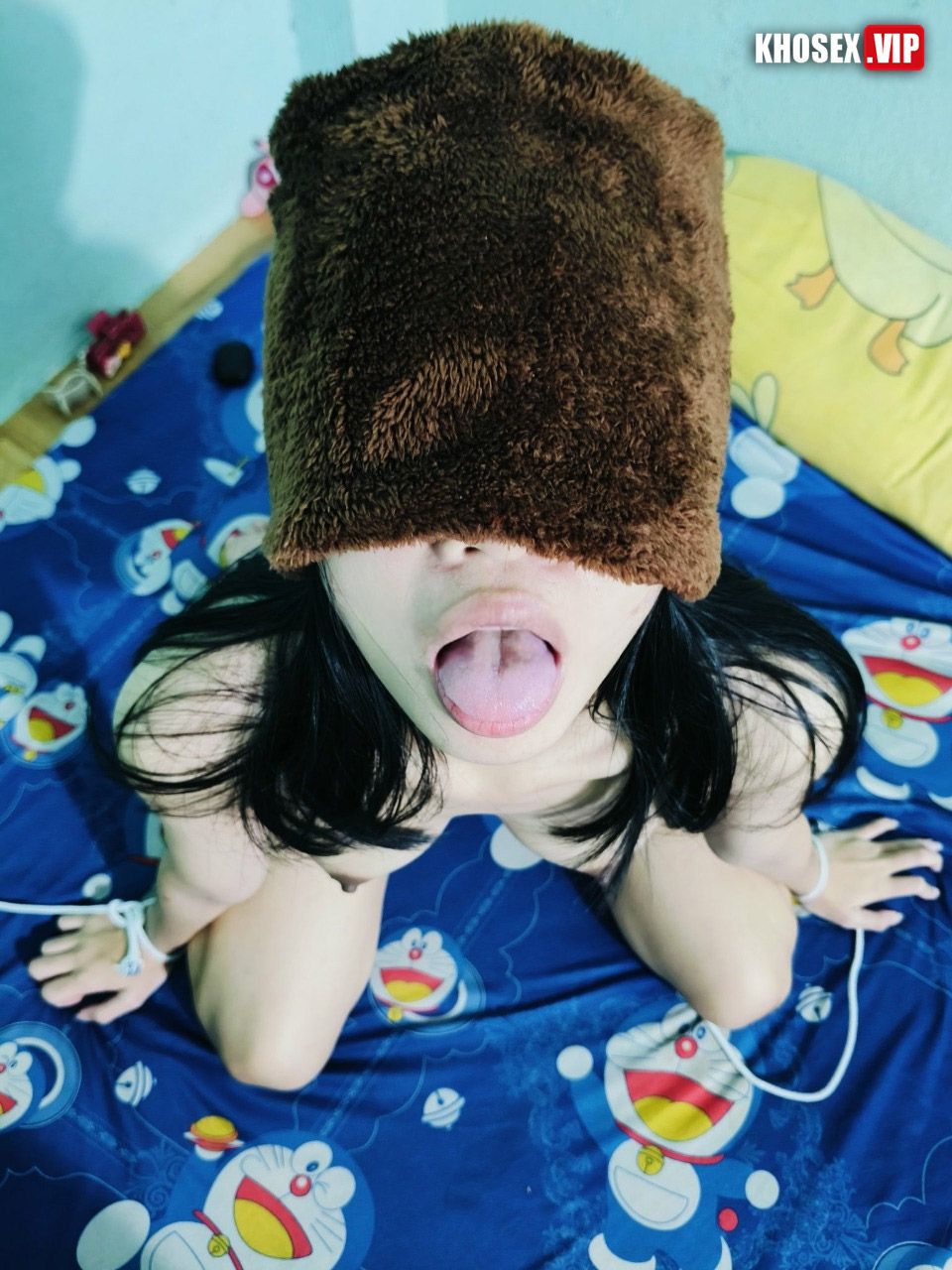 Bé loli sống thử cùng người yêu rảnh rỗi là lôi ra đụ nhau - Hình 02