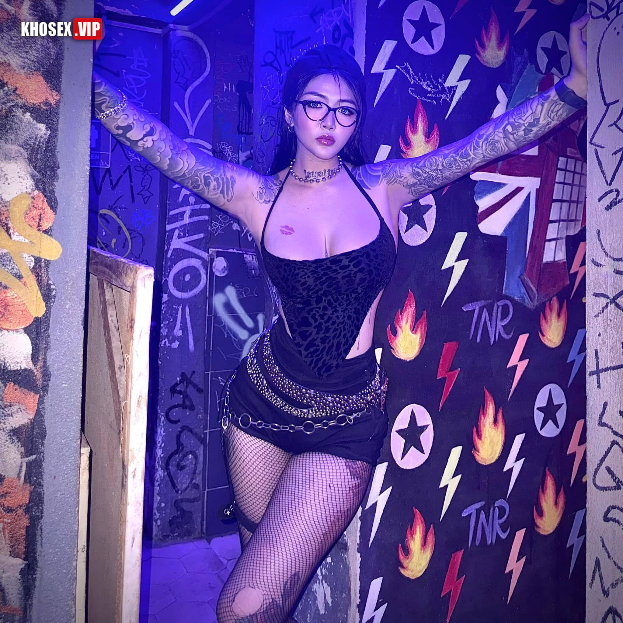 Bé Thủy Tạ chê anh Blacka cu bé nên đi bú bóng chơi some (Full Clip + Pic) - Hình 11