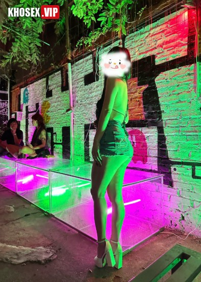 Đi Bar gạ địt em gái dâm body múp ngon (Full Clip + Pic) - P2 - Hình 04