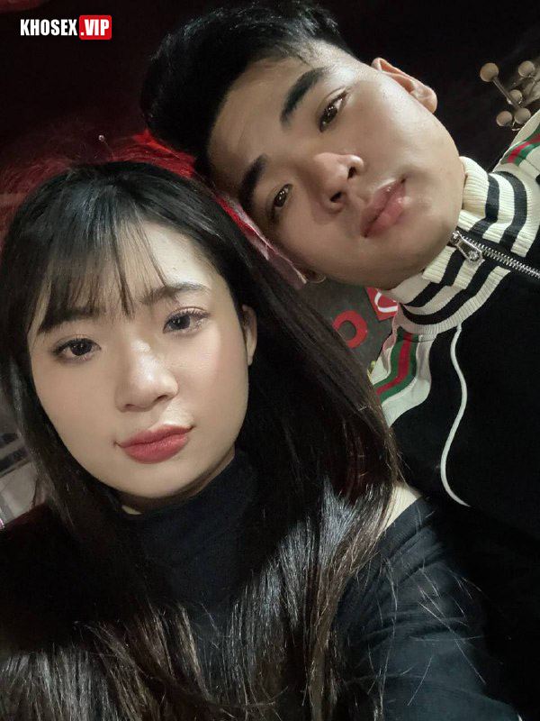 Địt em người yêu chubby đang sướng mà anh cứ móc 7 Địt em người yêu chubby đang sướng mà anh cứ móc - Hình 03