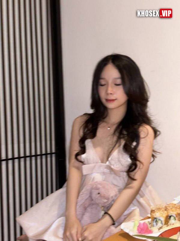 Doggy em gái Tinder sinh viên năm nhất body nuột bú quá cuốn - Hình 01