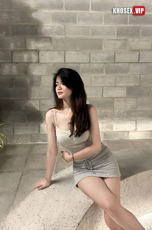  Đụ sướng em gái vú to chân dài xăm số la mã trên ngực - Hình 01