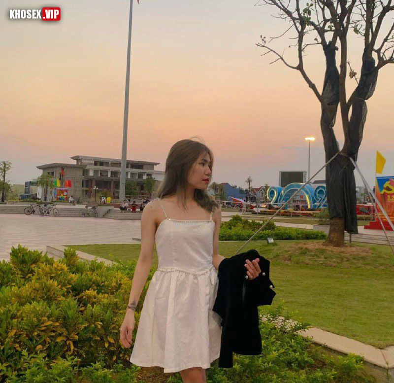 Em đang rửa chén mà anh vén váy đòi chịch - Hình 04