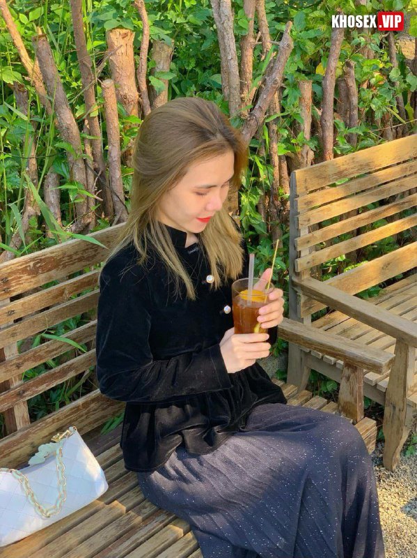 Em đang rửa chén mà anh vén váy đòi chịch - Hình 07