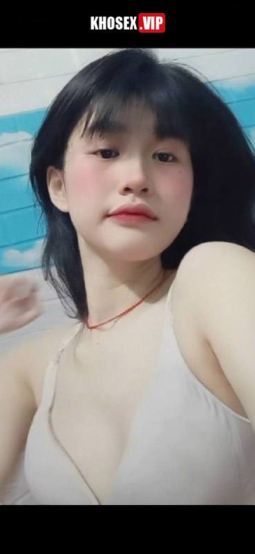 Lộ clip sex em Chúi Chiên lồn múp bị dập rên rỉ - Hình 03