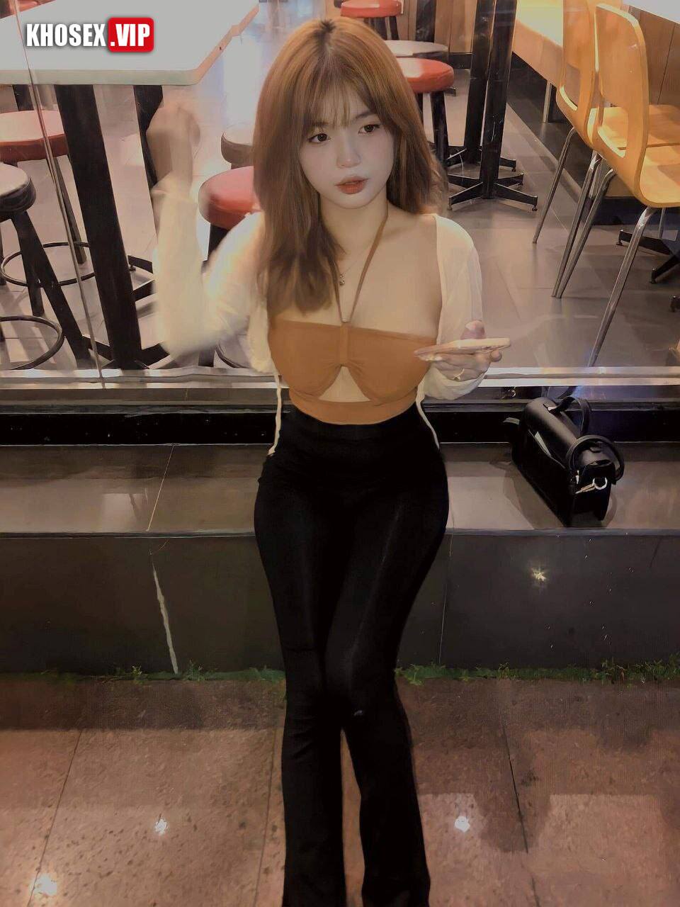 Lộ clip sex Hot Girl Ngọc Trâm cực dâm loạn với bạn trai - Hình 05