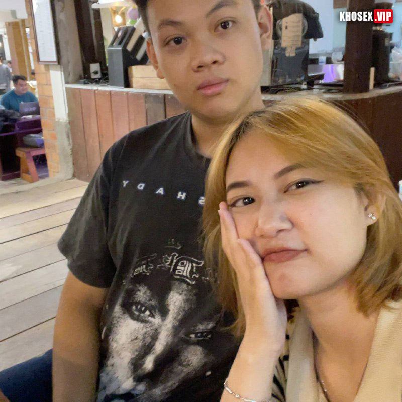 Siêu phẩm lộ clip sex Em ny xinh ngoan dâm anh vừa doggy vừa đút đít em (Full Clip + Pic) - Hình 08