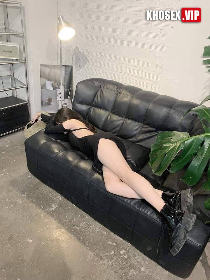 Siêu phẩm Trà My 2k7 thích BDSM bị người yêu chơi mạnh bạo vừa địt vừa đánh đỏ cả vú - Hình 05