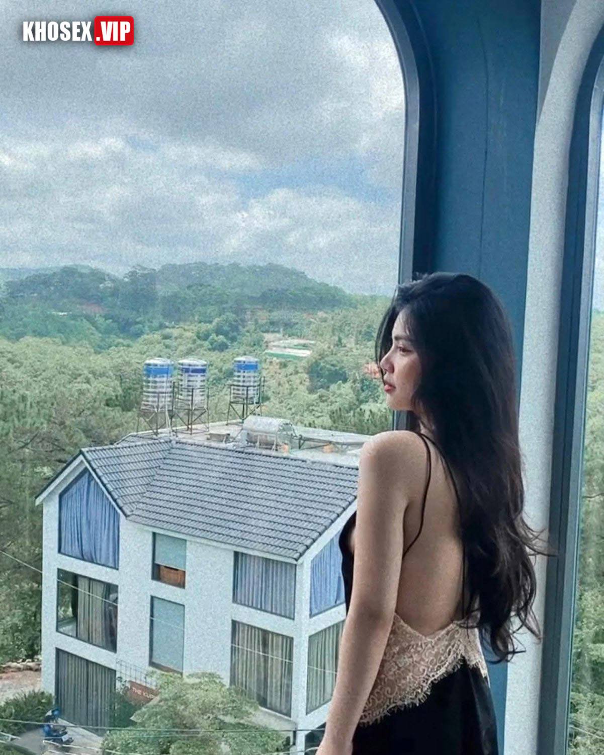 Clip sex vkcklananh9496 cuồng dâm lọt khe đỏ xẻ đáy bị em trai chịch rên la - Hình 05