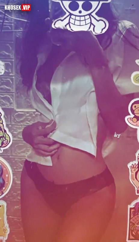 Em gái sinh viên đeo kính lộ clip sex địt 2 lỗ với bạn trai - Hình 10