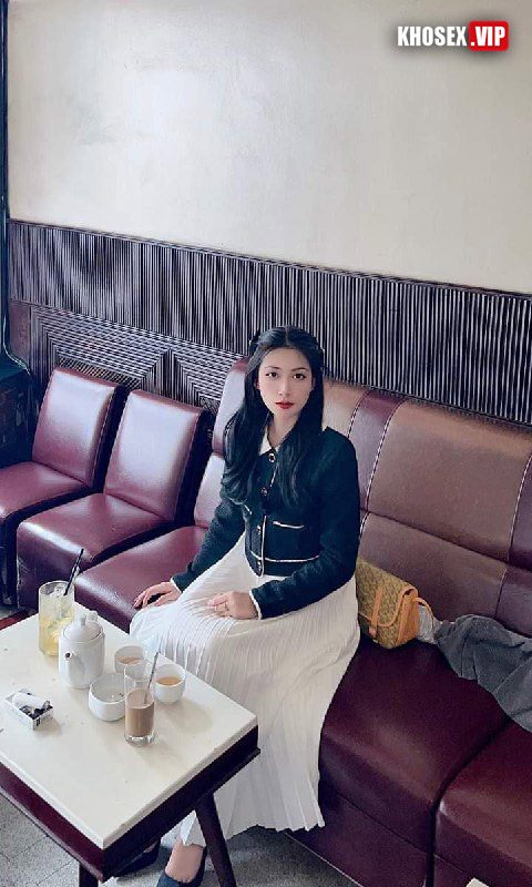 Em gái xinh rên rỉ vì anh địt quá nứng - Hình 01