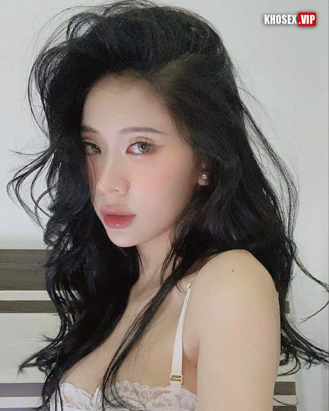 Lộ clip sex Nguyễn Vy cu găm bi như thế này em đụ mới sướng - Hình 04