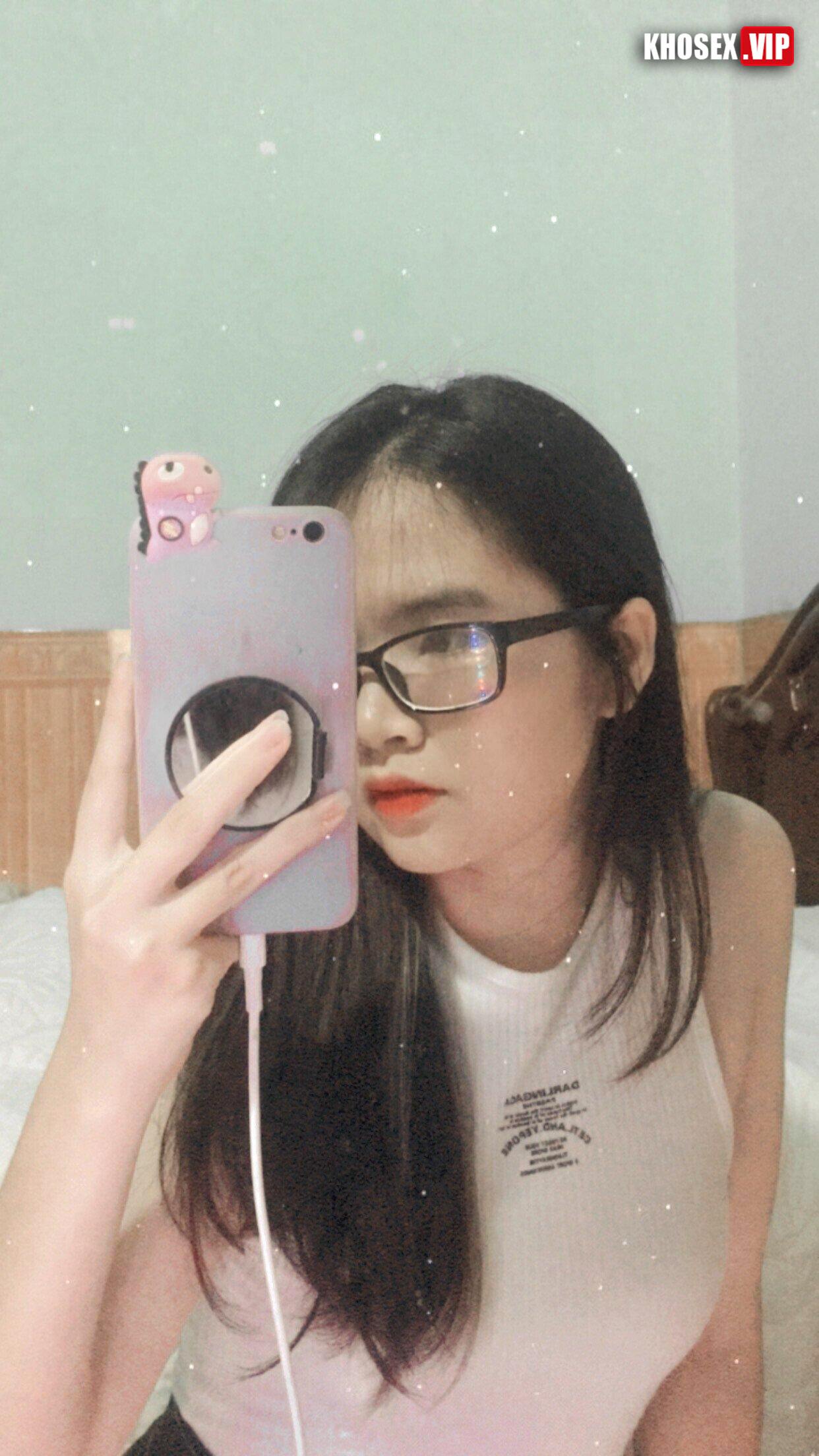 Clip sex some nhân trần em Phương Boo vừa xuất tinh xong đã đút vào dập tiếp - Hình 02