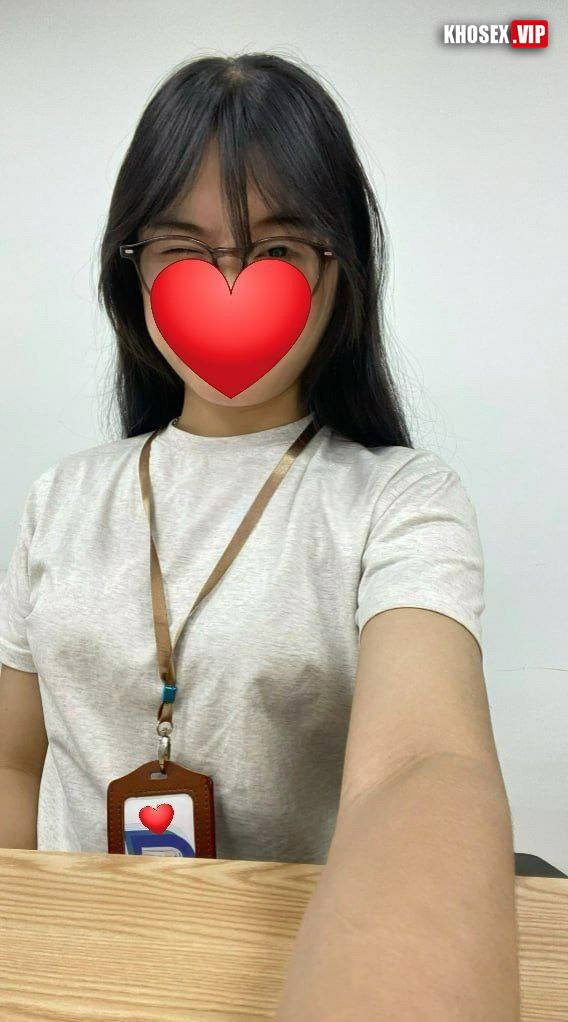 Cạn tinh cùng em thực tập 2k3 mình dây vú to cực phẩm - Hình 01