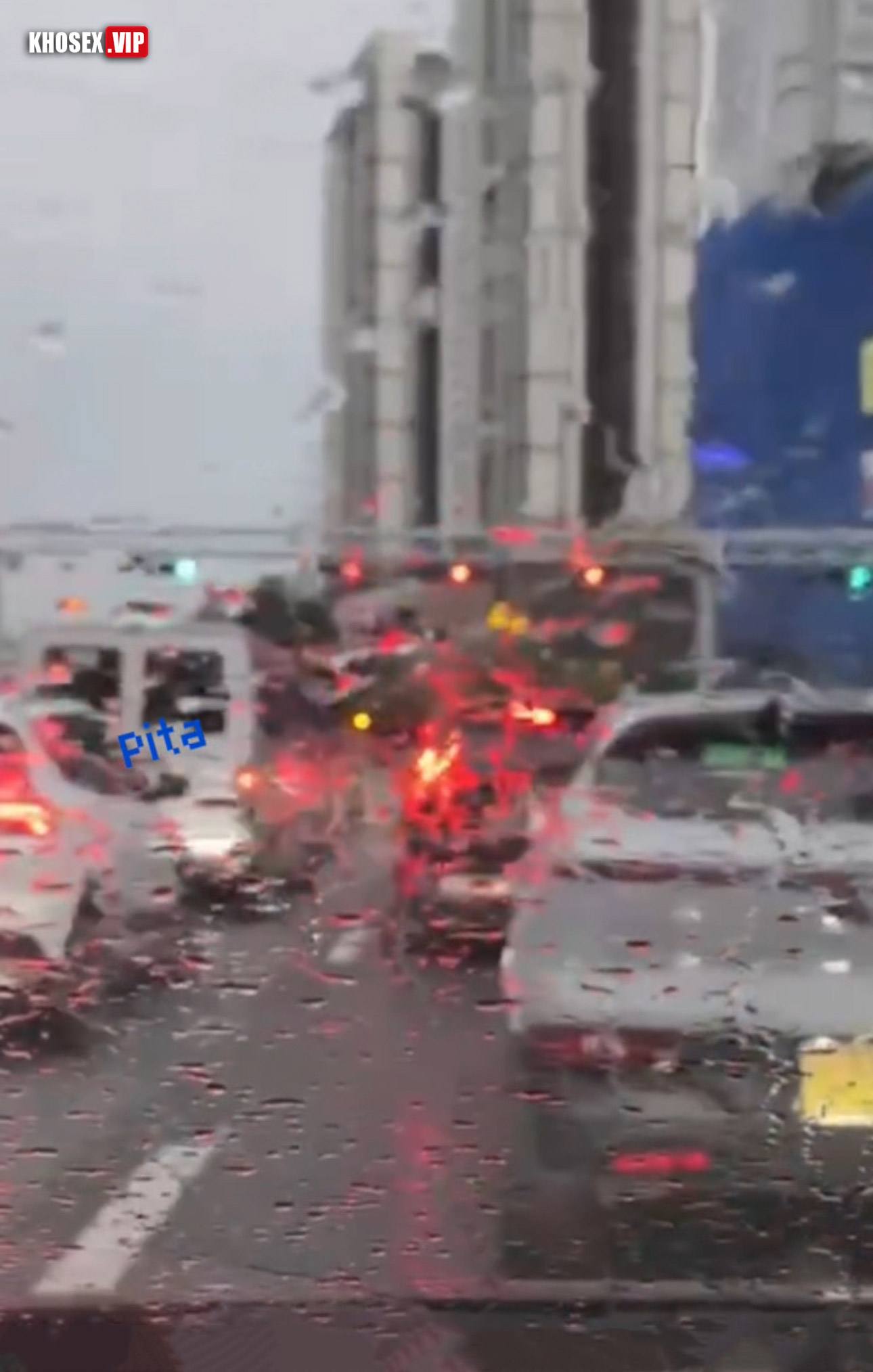 Checker Pita bé yêu sinh viên đòi đi xả lũ ở Homestay mới chịu - Hình 01