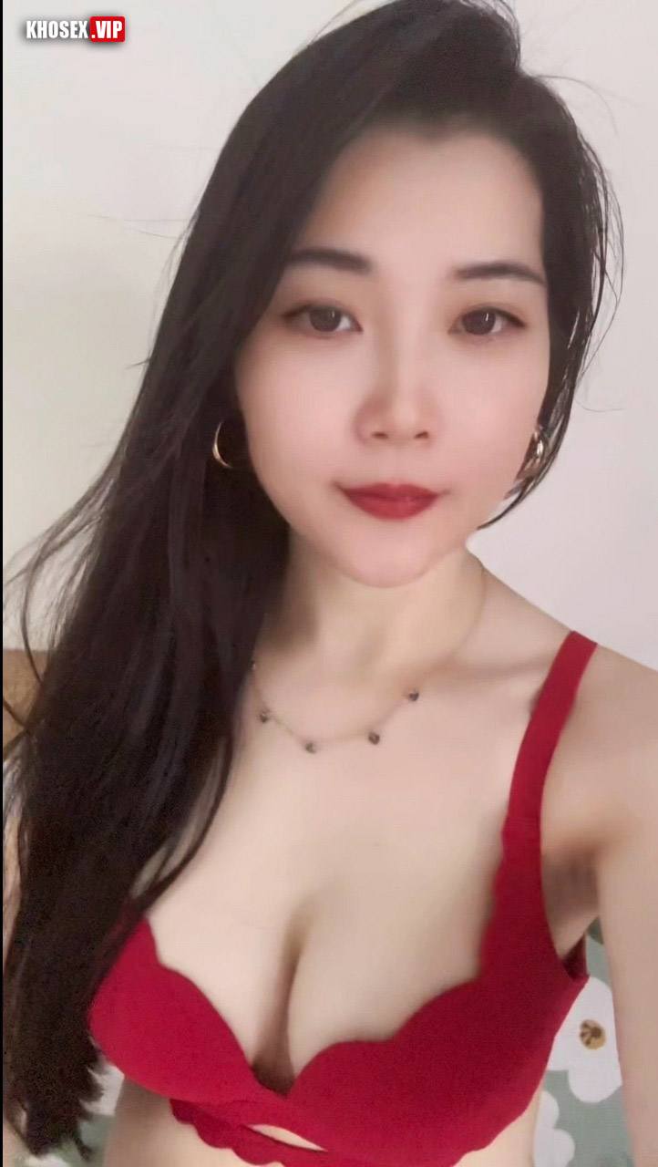 Clip sex vkcklananh9496 em lan anh nứng quá dẫn trai về địt luôn trên xe ôtô dâm thủy ra lênh láng - Hình 02