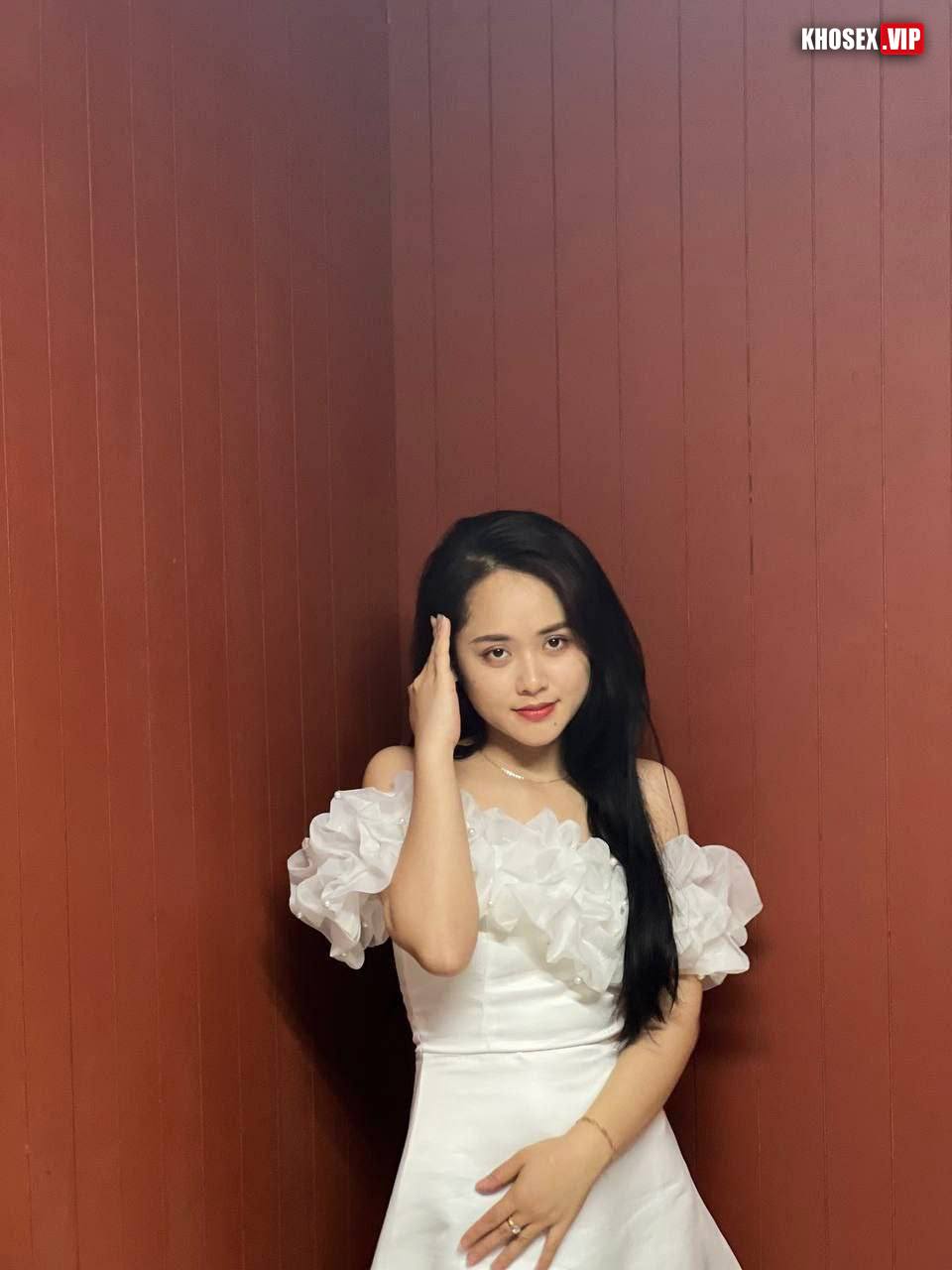 Anh đụ sướng quá em gần ra sắp tè rồi - Hình 02