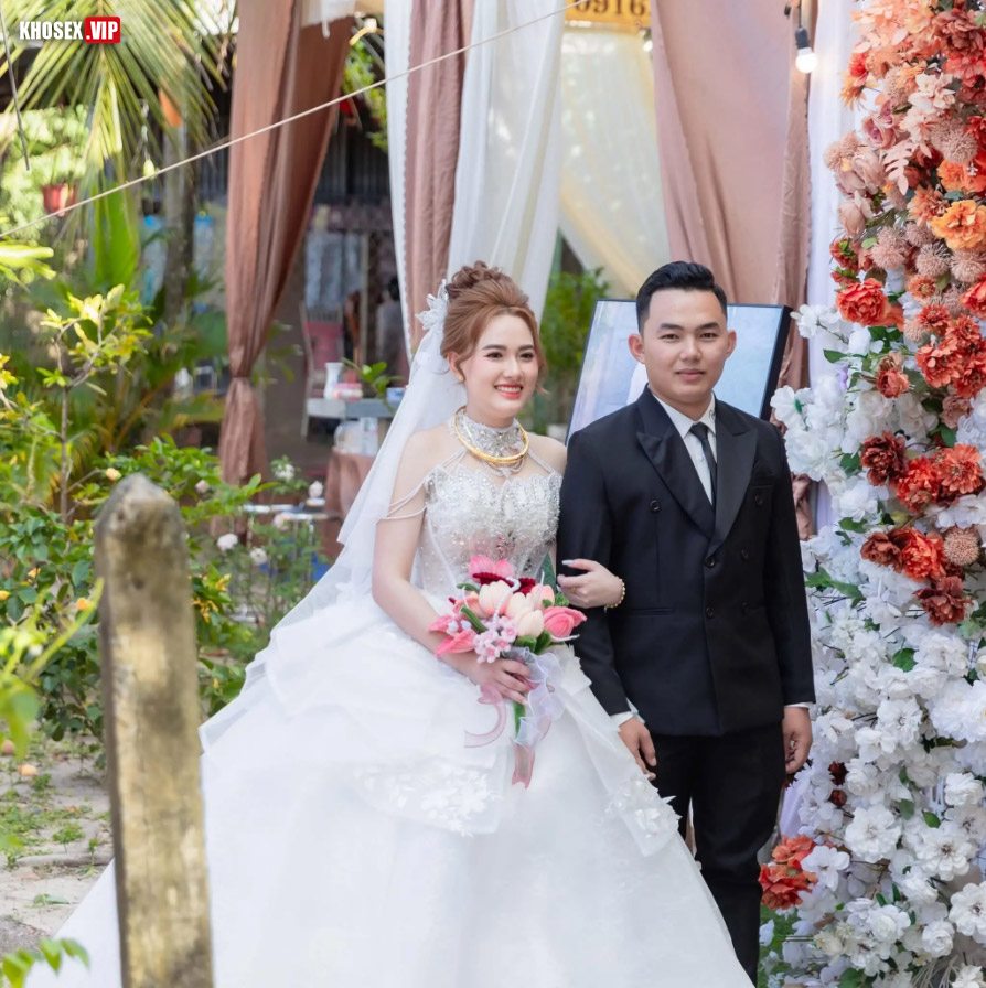 Clip sex Chú rể địt cô dâu trong đám cưới Phần 2 hậu sau đám cưới (Full clip + Pic) - Hình 01