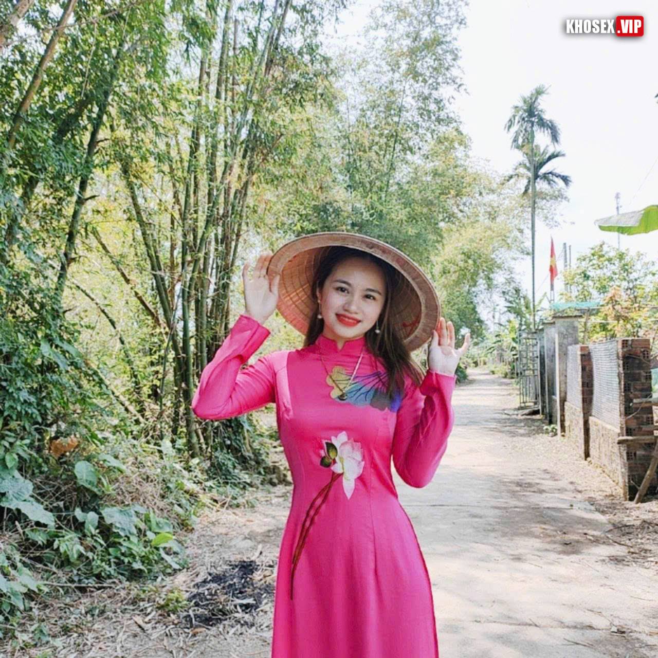 Địt vợ giáo viên vú to mình dây cực dâm (Full Clip + Pic) - Hình 01