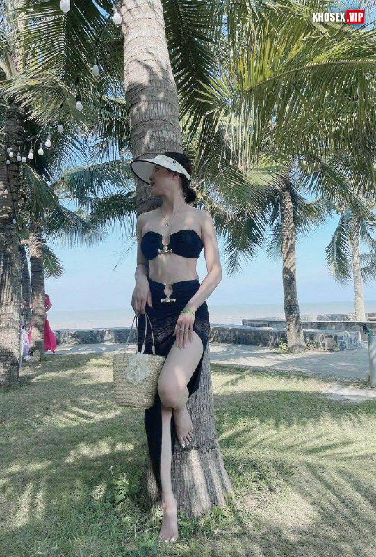 Lộ clip sex cặp vợ chồng ở Hạ Long vợ sướng lên đỉnh rên la không ngừng - Hình 03