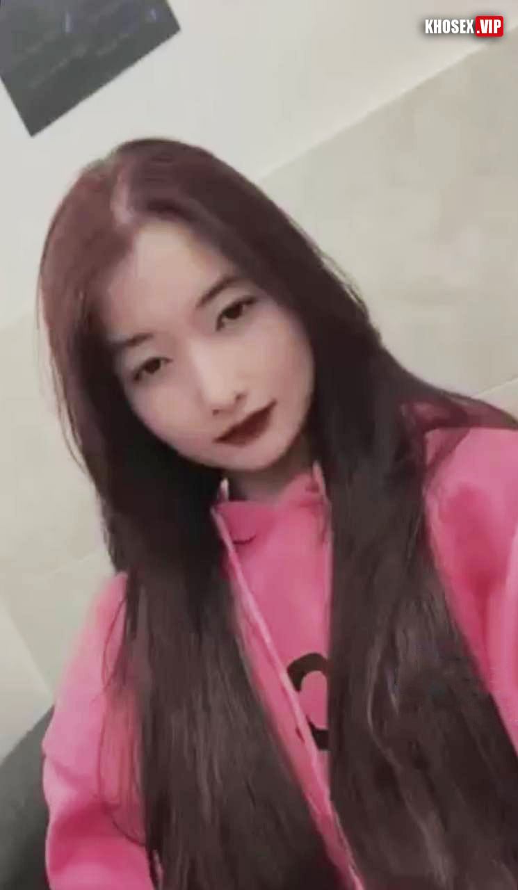 Lộ clip sex tiktoker chan chan em muốn anh bắn vô lồn em - Hình 03