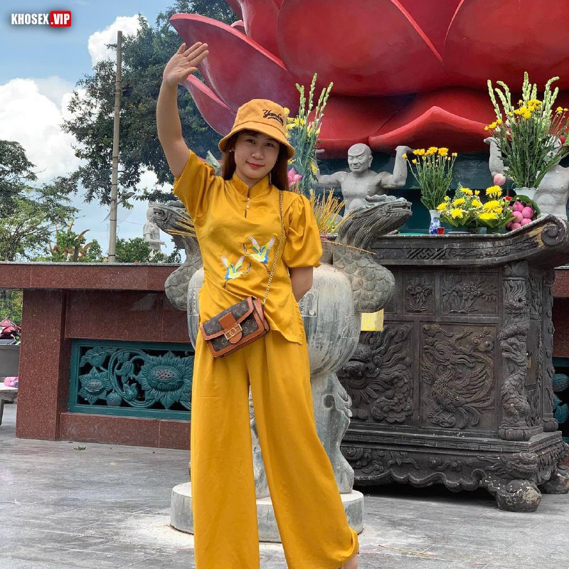 Thanh niên xăm trổ địt mạnh vào chiếc lồn dâm của vợ - Hình 06