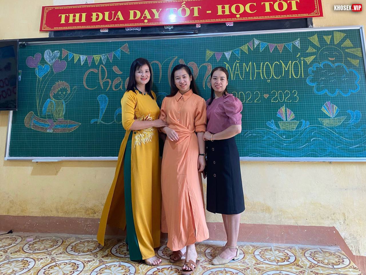 Clip sex Cô giáo Tây Bắc mặc áo dài đỏ địt với chồng cực dâm (Full Clip + Pic) - Hình 43