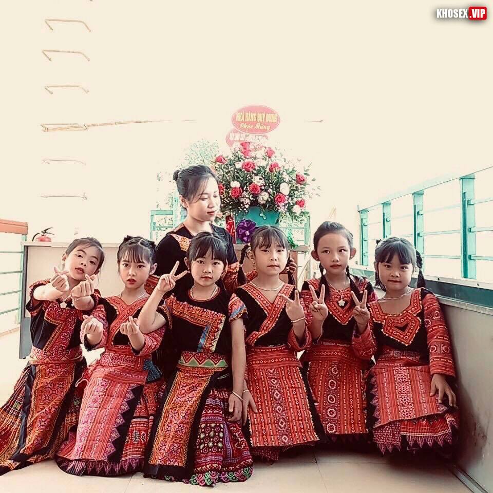 Clip sex Cô giáo Tây Bắc mặc áo dài đỏ địt với chồng cực dâm (Full Clip + Pic) - Hình 48