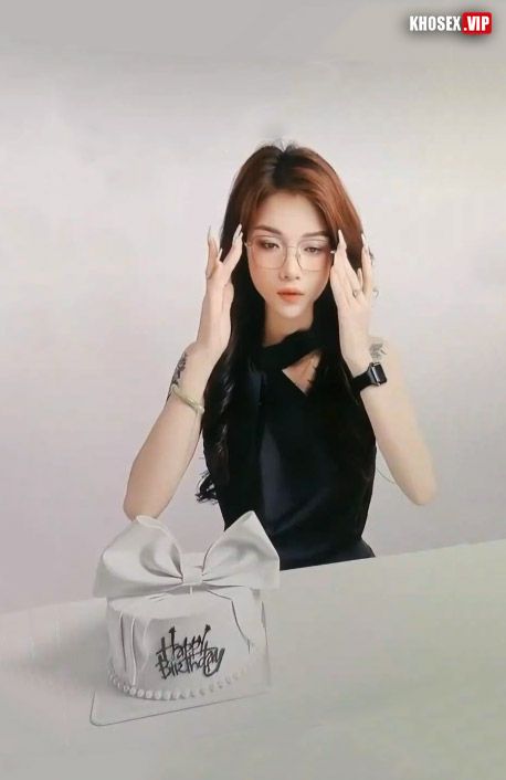 Clip sex Tàu khựa qua việt nam chơi gái - Phần 14 (Tay vịn Hoài Thu 98 B&B KTV Bắc Ninh) - Hình 04