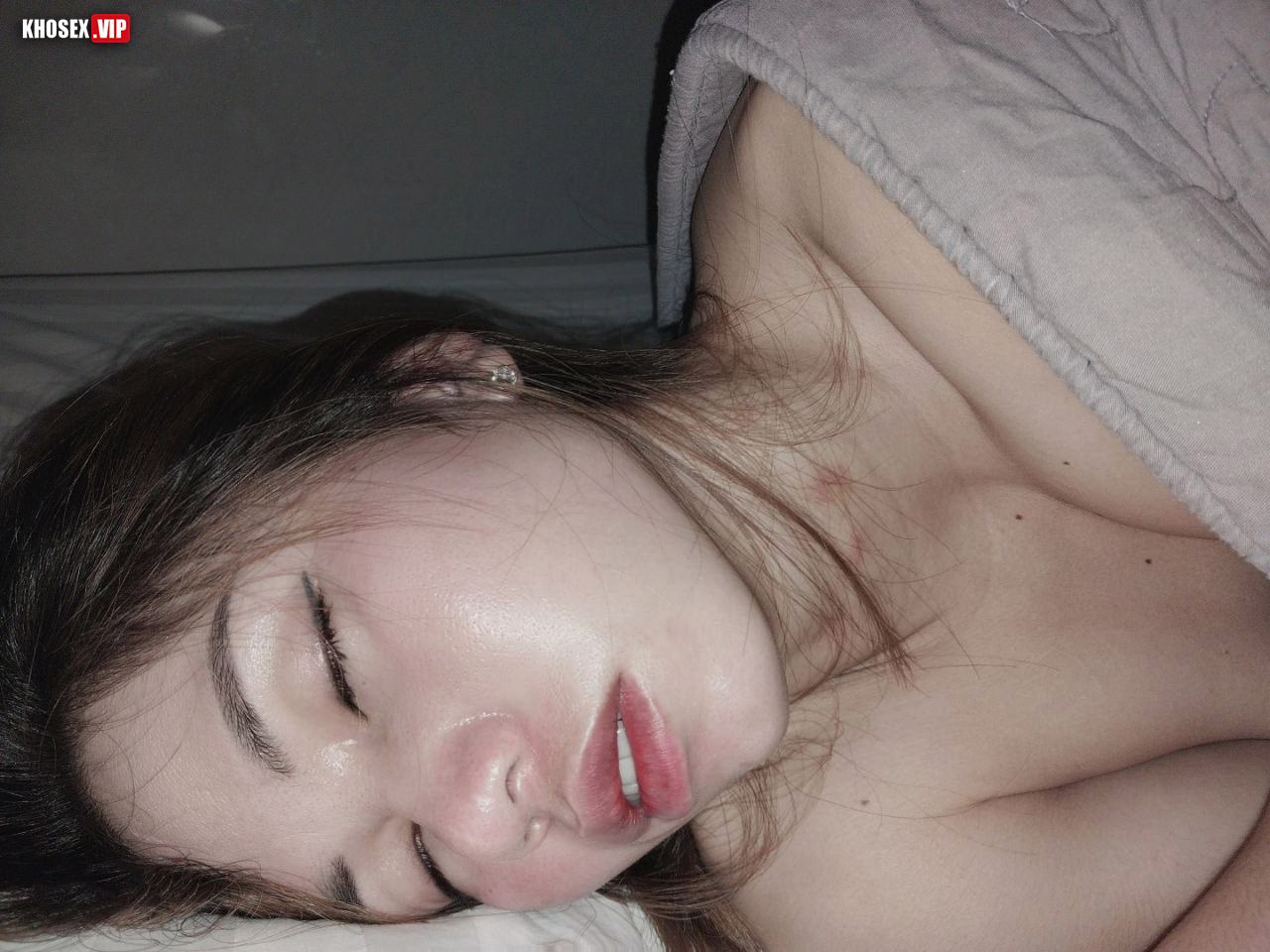 Đợi vợ nhậu say cho thằng bạn địt xuất tinh trong - Hình 05