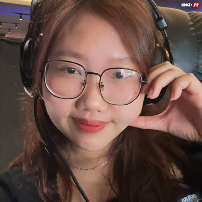 Em ny Chuppy thích cu cưỡi ngựa ra nước trắng xóa - Phần 2 12 Em ny Chuppy thích cu cưỡi ngựa ra nước trắng xóa - Phần 2 - Hình 01