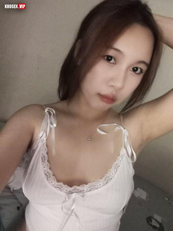 Full Clip Em gái cực xinh lộ clip sex địt nhau với bạn trai – P4 - Hình 01