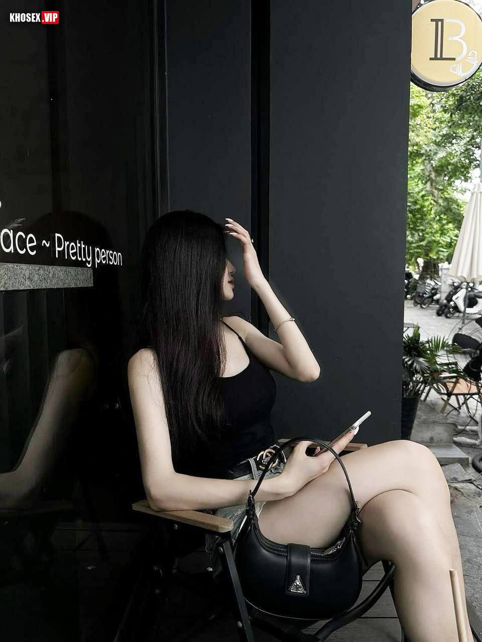 Hà Quỳnh Trang cô bé quàng khăn có cặp vú siêu phẩm lộ clip sex với bạn trai (Full Clip + Pic) - Hình 09