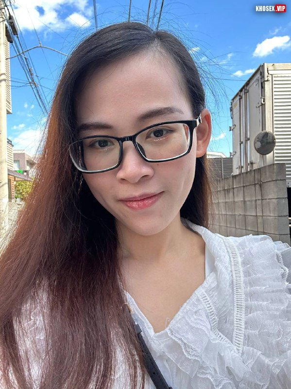 Lộ clip sex đụ em người yêu đeo kính có cái lồn dâm cực múp (Full Clip + Pic) - Hình 03