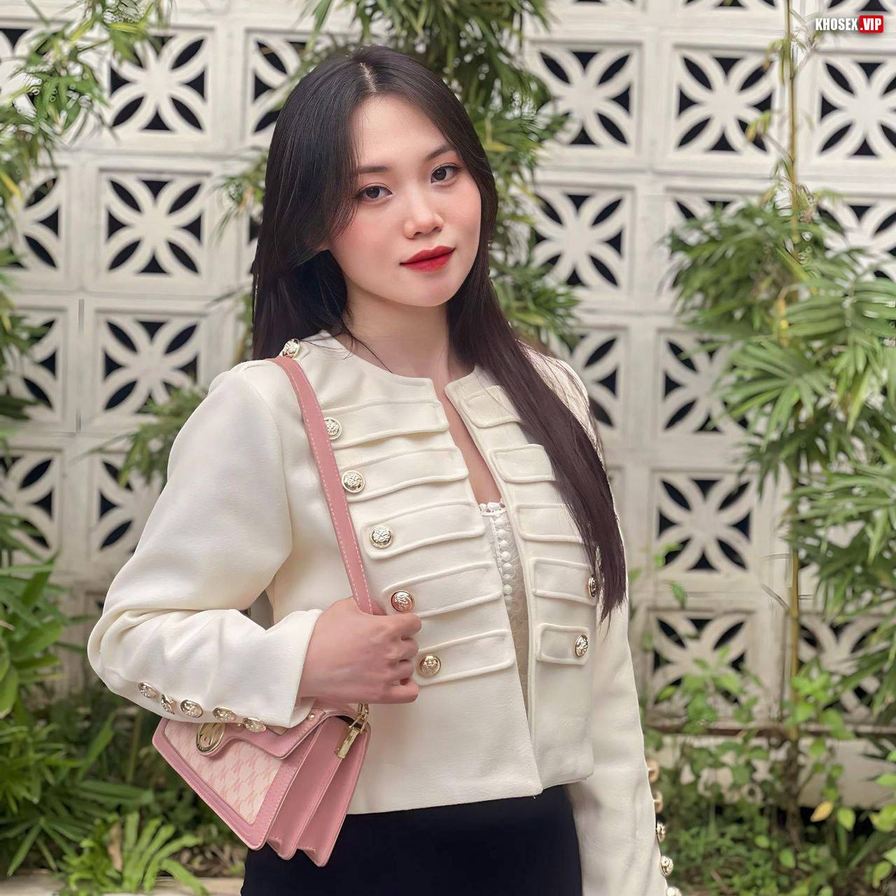 Vừa địt vừa vỗ bím làm em sưng lồn (Full Clip + Pic) - Hình 02