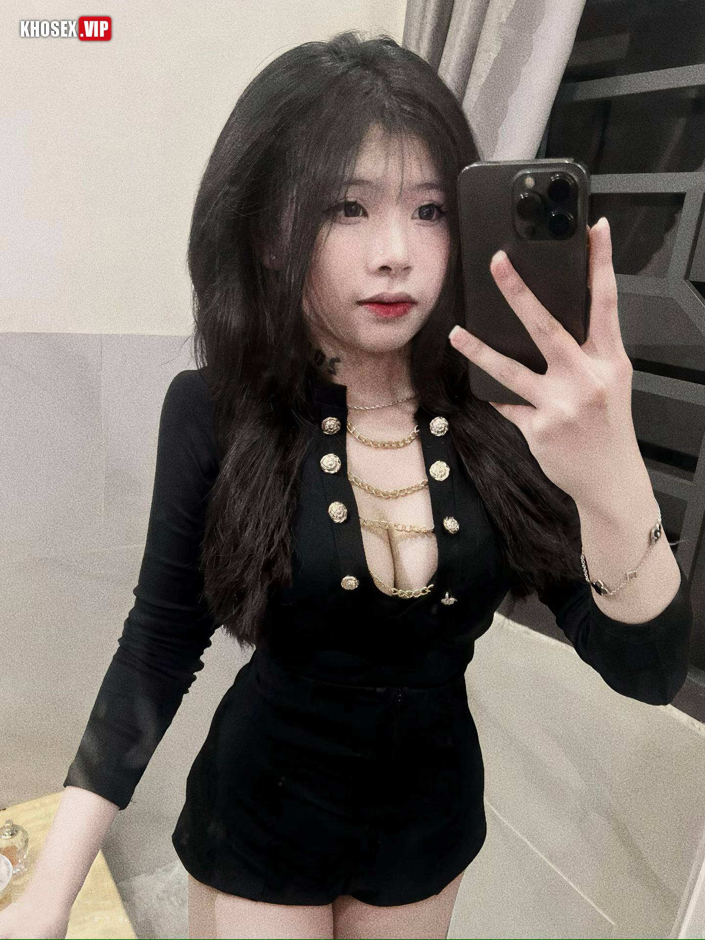 Chịch em gái 2k10 non tơ xăm mình - Hình 01