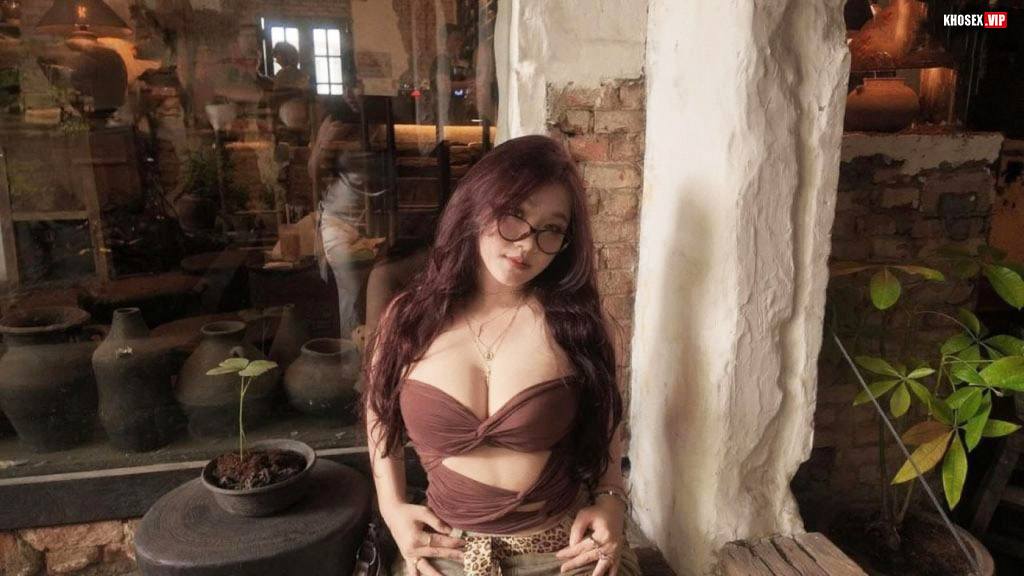 Em Quỳnh Anh vú to lồn múp cưỡi ngựa thiệt kích thích - Hình 08