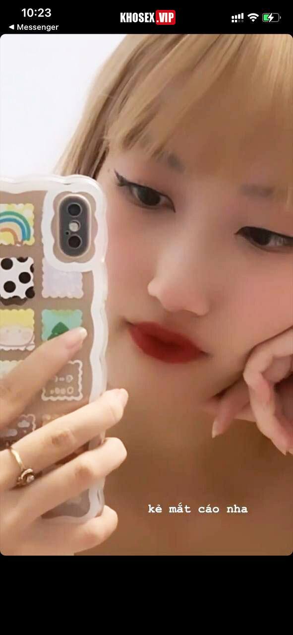 Lộ clip sex em Thúy Huỳnh địt lỗ nhị em rên sung sướng - Hình 01