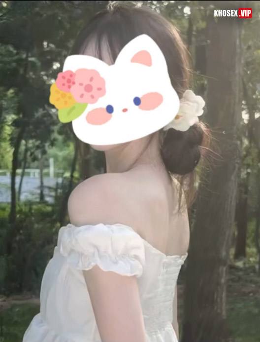 Nắc em sinh viên văn lang non tơ mình dây xuất trong bím - Hình 01