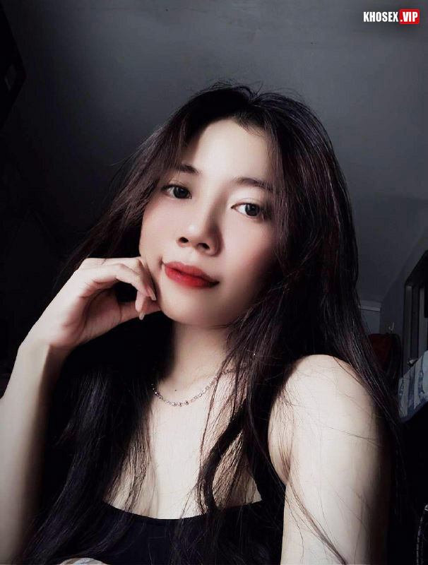 Nứng quá chưa kịp cởi quần đè em ra đụ - Hình 03