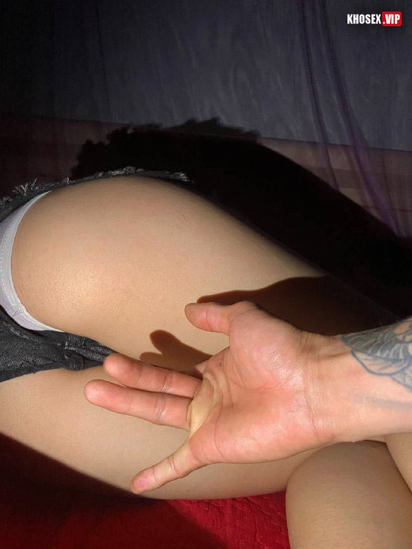 Nứng quá chưa kịp cởi quần đè em ra đụ - Hình 05