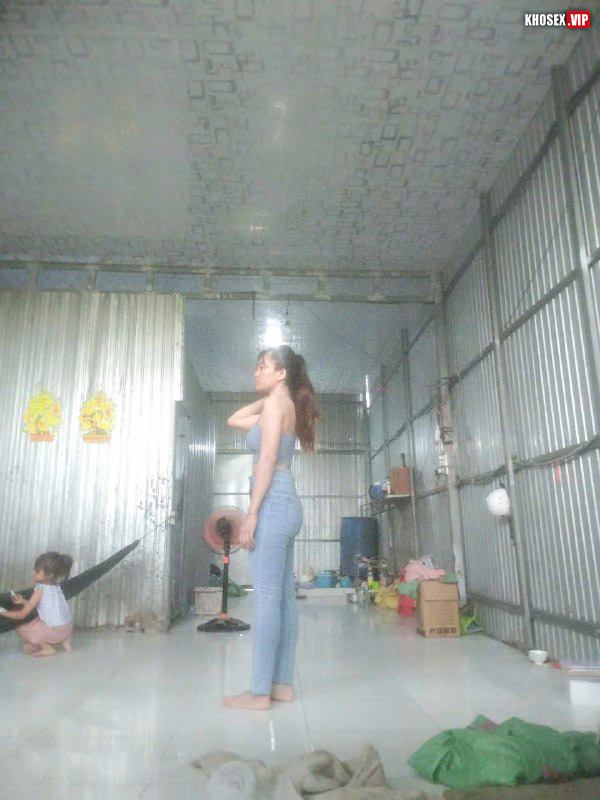 Vợ đang ngủ say chồng vạch quần ra địt cho đỡ nứng - Phần 2 (Full Pic + Clip) - Hình 10