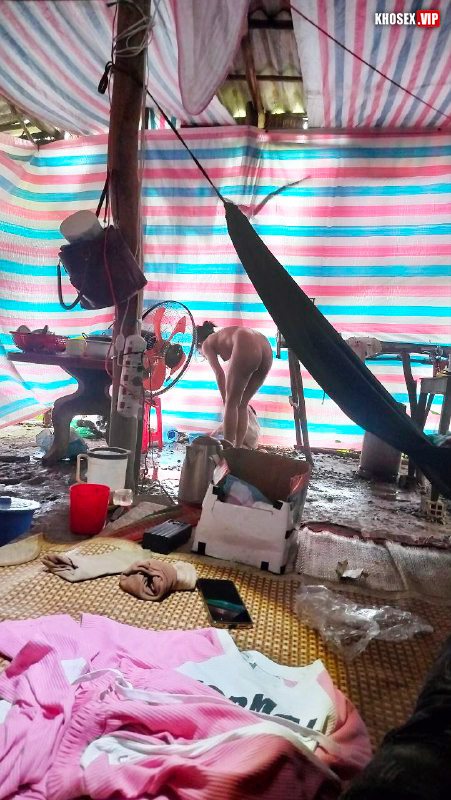 Vợ đang ngủ say chồng vạch quần ra địt cho đỡ nứng - Phần 2 (Full Pic + Clip) - Hình 14