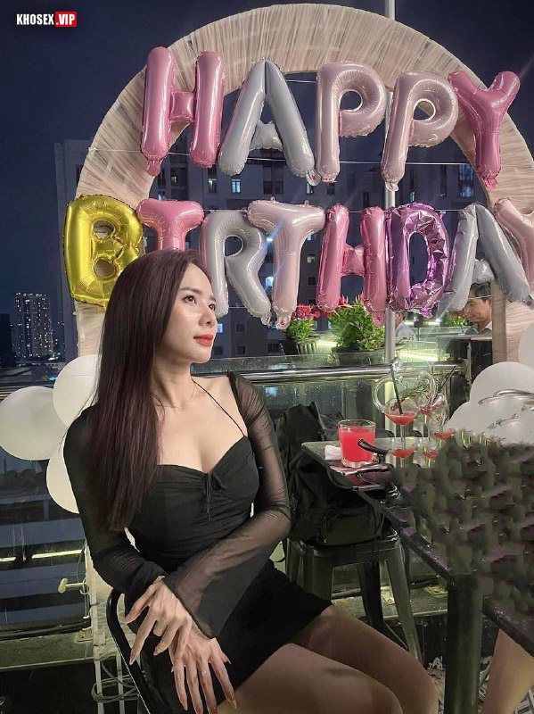 Dập em nhân viên văn phòng lút cán sướng rên rỉ - Hình 03