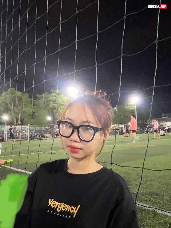 Chịch em kính cận dâm đãng bú cu điêu luyện (Full Clip + Pic) - Hình 04