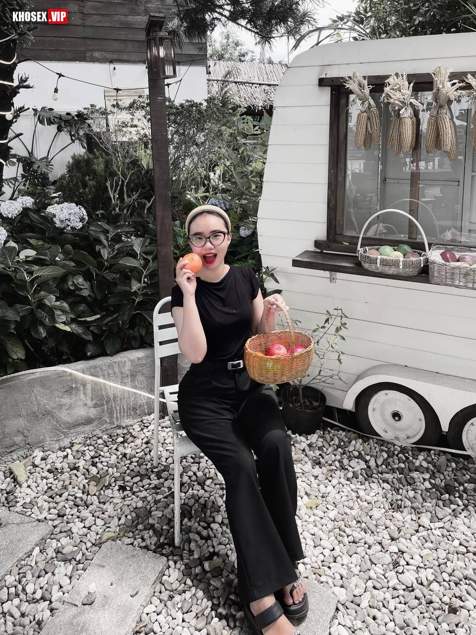 Chịch em kính cận dâm đãng bú cu điêu luyện (Full Clip + Pic) - Hình 06