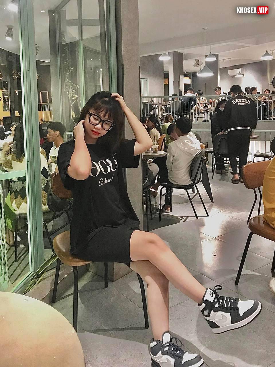 Chịch em kính cận dâm đãng bú cu điêu luyện (Full Clip + Pic) - Hình 08