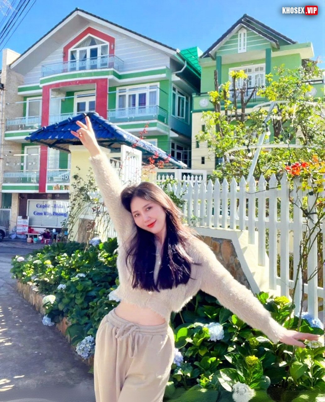 Em người mẫu siêu đẹp lộ clip sex ngon đét - Hình 01