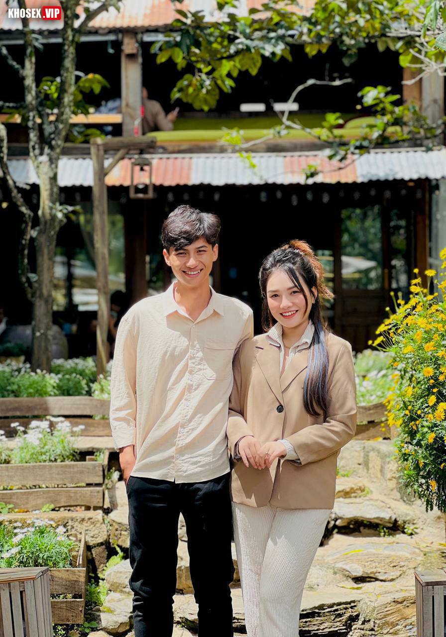 Lấy em về rồi mới biết em quá dâm - Hình 01