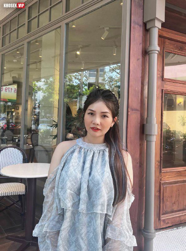 Lấy em về rồi mới biết em quá dâm - Hình 03